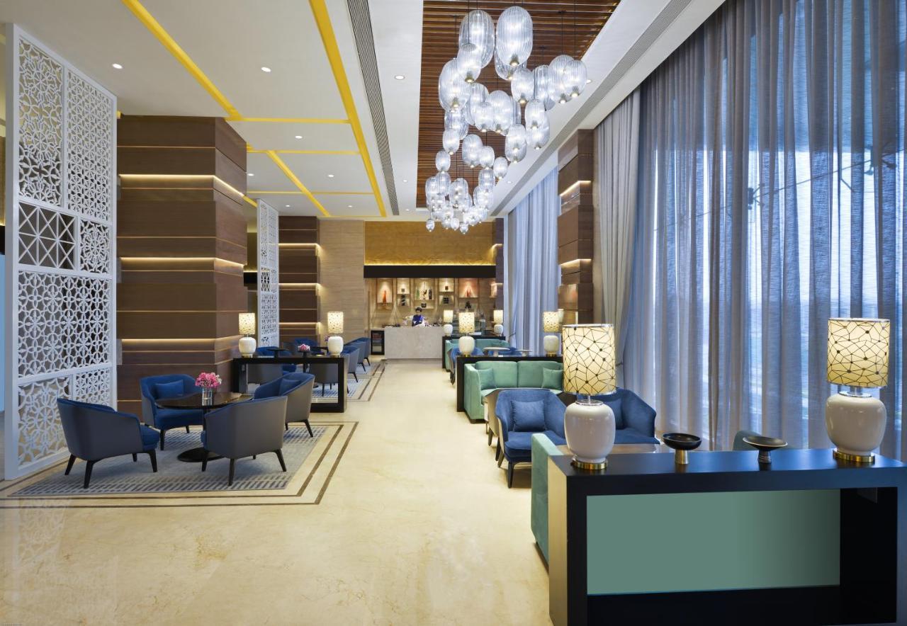 Taj Skyline Ahmedabad Hotel Exterior photo The lounge at the airport